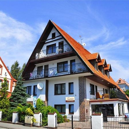 Pensjonat Tadeusz I Apartamenty W Darlowku Дарлувко Экстерьер фото