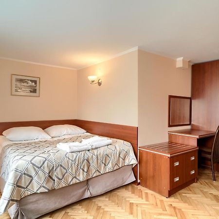 Pensjonat Tadeusz I Apartamenty W Darlowku Дарлувко Экстерьер фото
