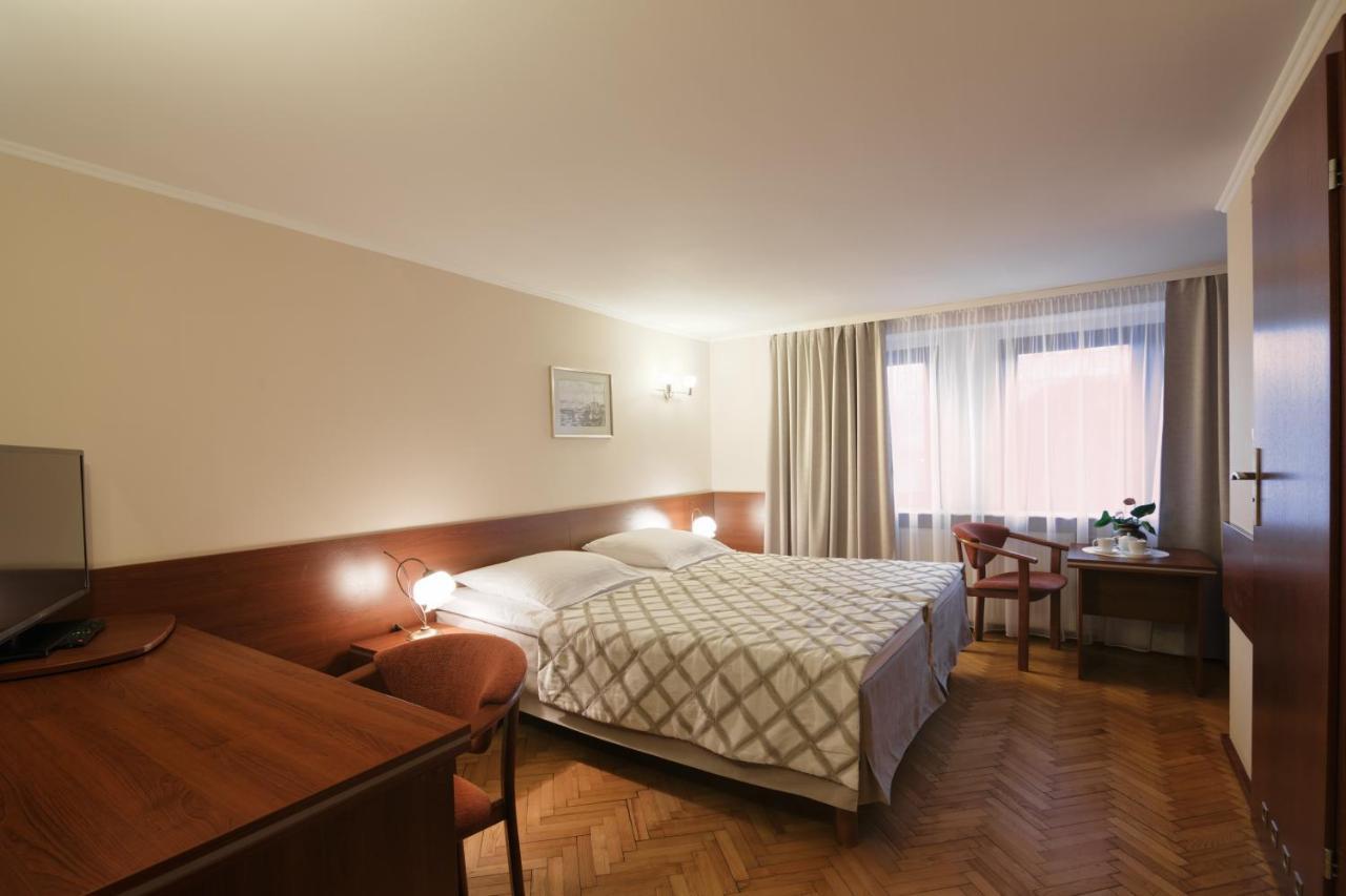 Pensjonat Tadeusz I Apartamenty W Darlowku Дарлувко Экстерьер фото
