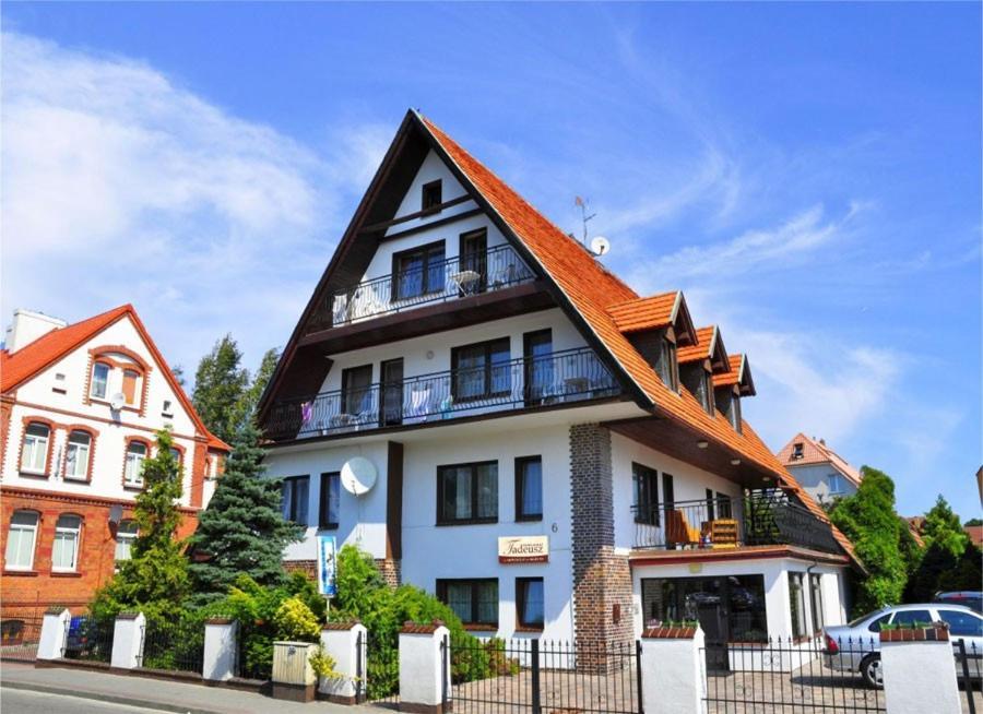 Pensjonat Tadeusz I Apartamenty W Darlowku Дарлувко Экстерьер фото