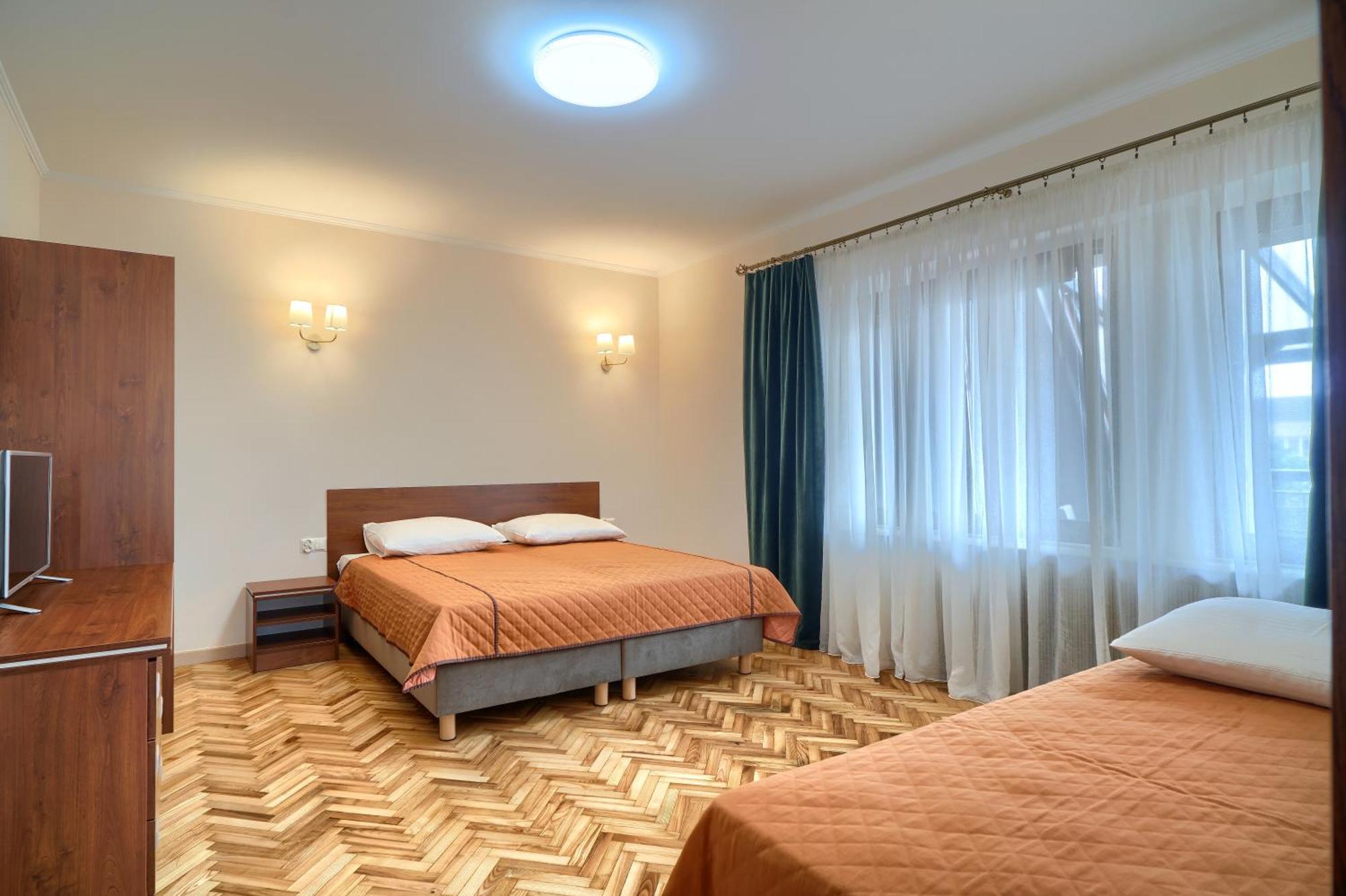 Pensjonat Tadeusz I Apartamenty W Darlowku Дарлувко Экстерьер фото